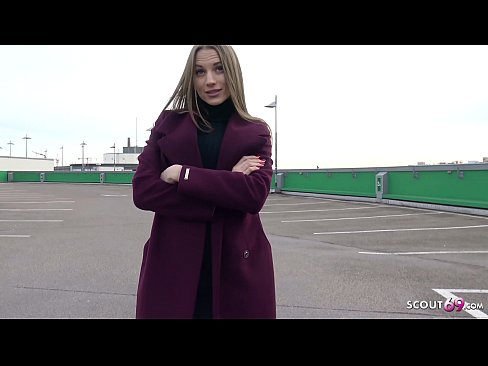 ❤️ VĀCU SKAUTS IR SAPNIS, PIESKARAS STEELE, AUTOSTĀVVIETA TELLTALE UN SEXY PAR NAUDU ❤❌ Porno video pie mums ️❤