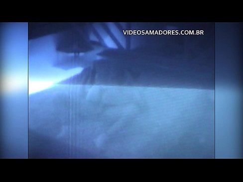 ❤️ Vīrs filmē, kā sieva drāž kaimiņu, un uzzina, ka viņš ir rokgājējs ❤❌ Porno video pie mums ️❤
